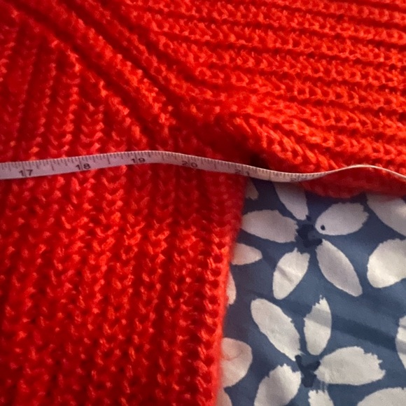 🆕 HM off shoulders sweater size medium - Picture 8 of 10